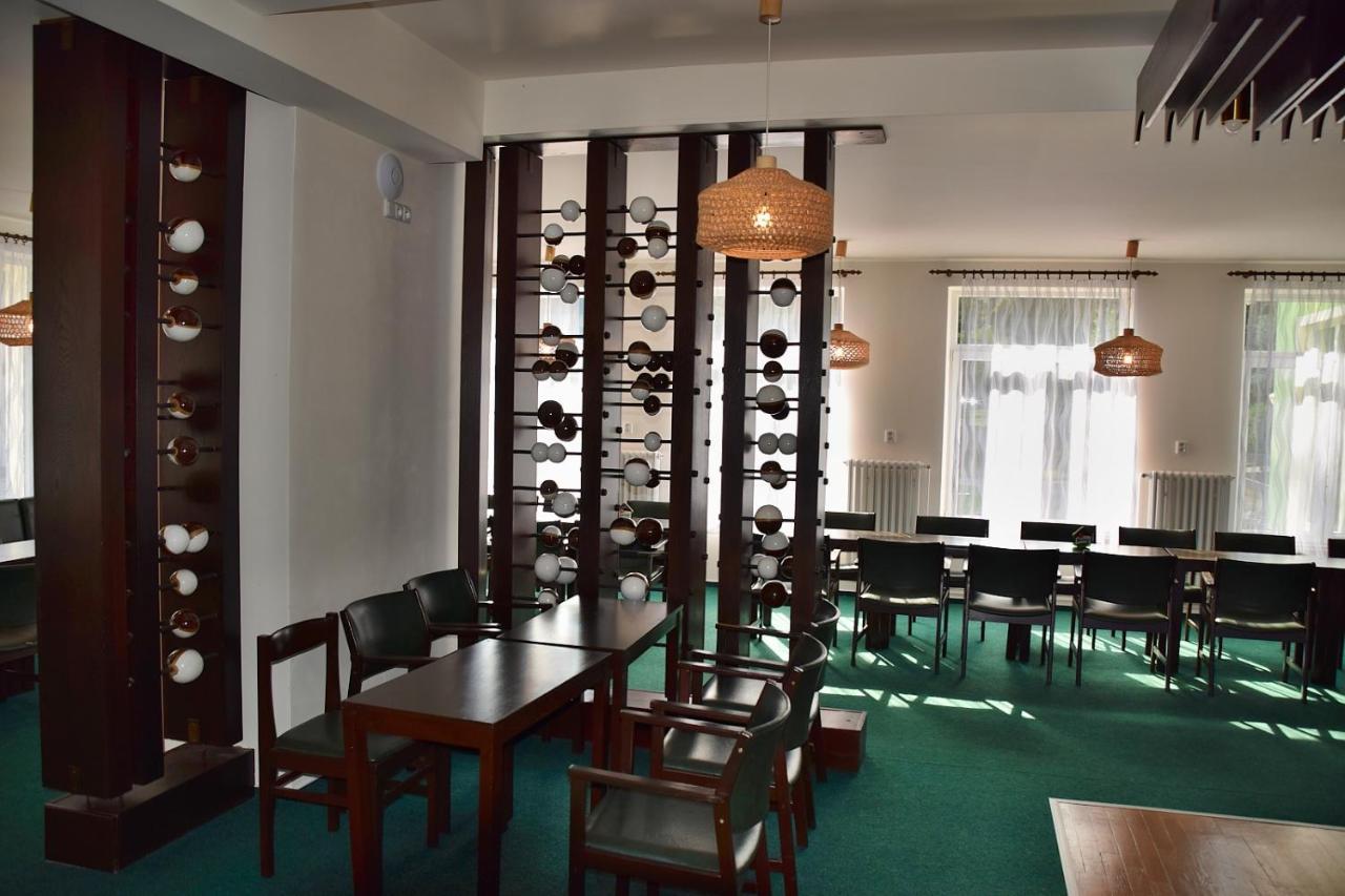 Hotel Forestyma Hodonín Екстериор снимка